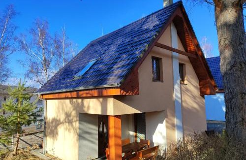 Tyn nad Vltavou House | Resort Koloděje - oranžový dům