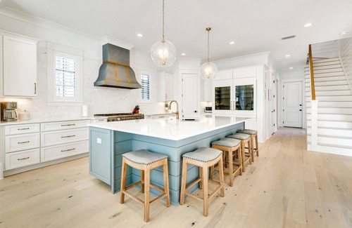 Seacrest House | Resort Like Paradise, Steps from Beach! VRBO's 2024 Vacation Rental Of The Year!