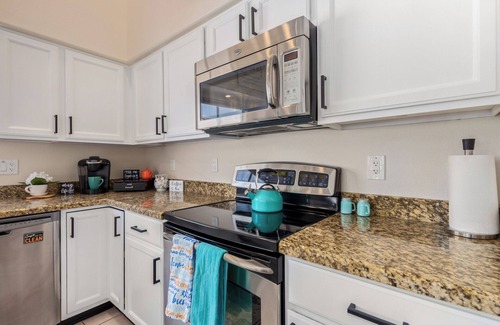 Red Mountain Ranch House | Resort Style Home, Private"Heated Pool", Putting Green, Pool Table, Near Phoenix