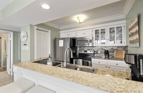 Walden on Lake Conroe Condo | Resort Style Serenity on Lake Conroe: Tennis, Lake-Side Pool, Gym, Marina