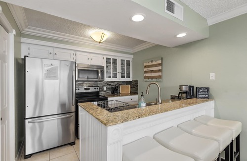 Walden on Lake Conroe Condo | Resort Style Serenity on Lake Conroe: Tennis, Lake-Side Pool, Gym, Marina