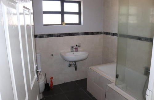 Molepolole Villa | Rest and Work at Los Abrigos Villa in Molepolole