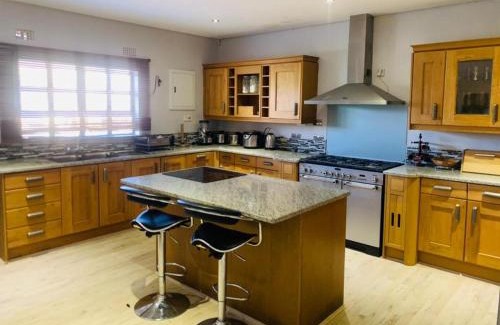 Molepolole Villa | Rest and Work at Los Abrigos Villa in Molepolole