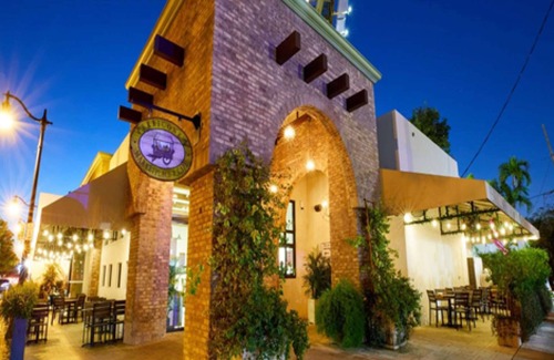 The Roads Condo | ✨Rest + EAT + SHOP | NEW ONE BEDROOM PLUS FREE PARKING