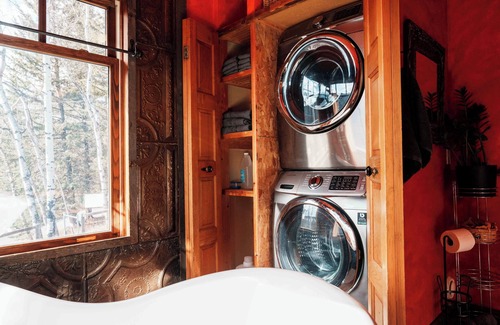Calgary Cabin | Rest & Relax Alberta Foothills Acreage | Rustic Home, Scenic Views, 7 Acres