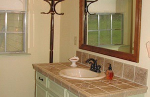 Burton Bed & Breakfast | Restful Country Charm, World Renowned Antiquing, Concerts and Shakesperean Plays