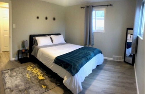 South Hills House | Restful Nest near downtown