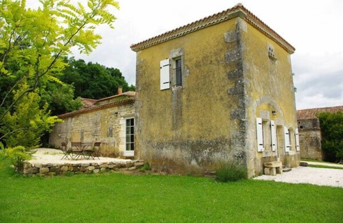 Mouthiers-sur-Boeme Cottage | Restored dovecote -15% discount until end of August