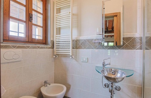 Lari House | Restored Farmhouse on top of a hill with pool and panoramic View