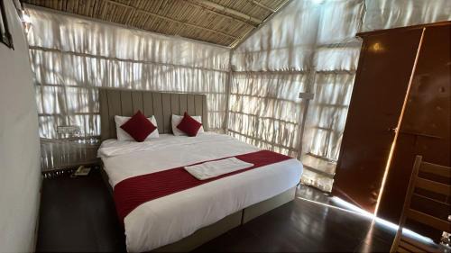 Pushkar Resort | Ret Mahal Huts & Resort