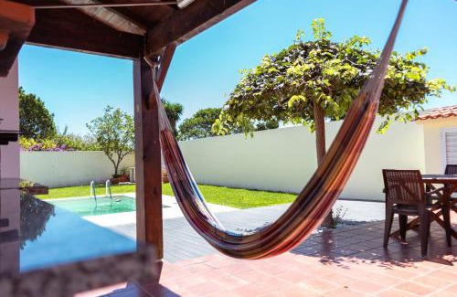 Murtosa House | Retiro da Atafona Beach Pool House Yellow