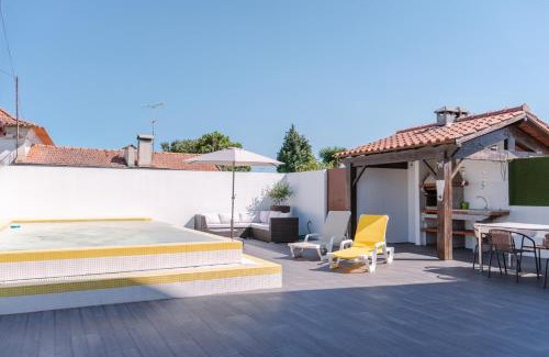 Murtosa House | Retiro da Atafona Beach Pool House White