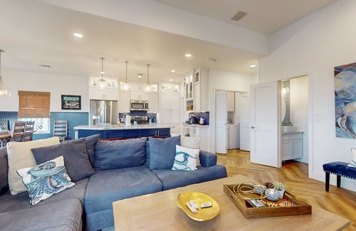 San Luis House | Retreat | Gulf Views | Large Deck | Dog Haven