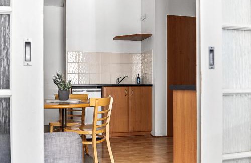 Perth Central Business District Apartment | Retreat Horizons - Spacious Perth CBD 1BR