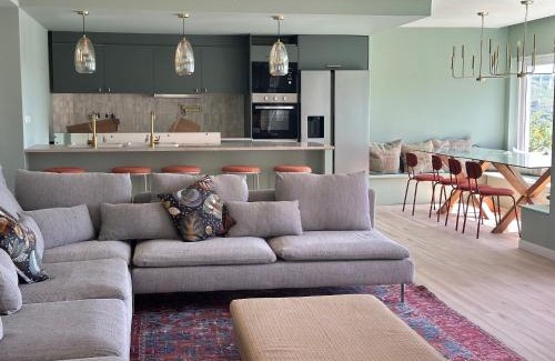 Barcarena Villa | Retreat Villa, Full Amenities, up to 40ppl