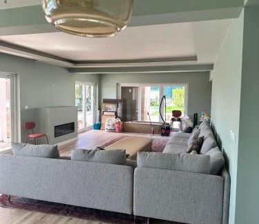 Barcarena Villa | Retreat Villa, Full Amenities, up to 40ppl