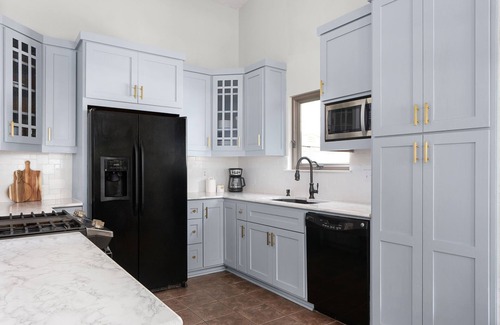 Town And Country Park Addition House | Retreat with Trails+ Shaded Yard+ Near Apple+ Domain