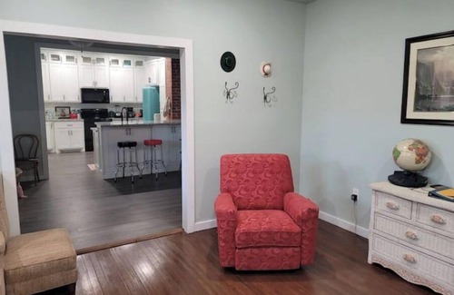 Slaton House | Retro Bungalow - 3 Beds/2 Baths - No Chores!