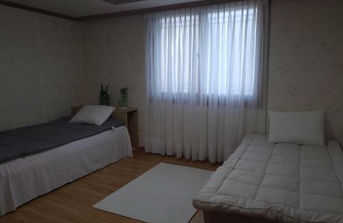 Jeonju House | Retro Naseong House