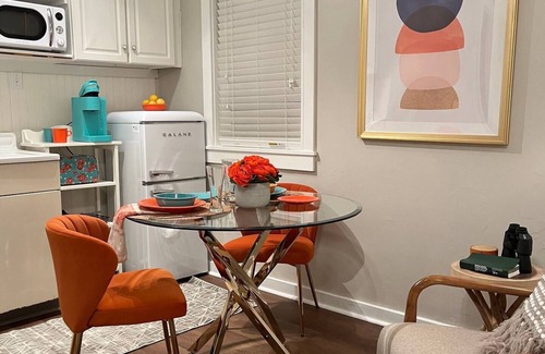 Ligonier Apartment | Retro Retreat Ligonier