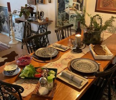 Tampere Apartment | Retrohenkinen taiteilijakoti - Tampere Kaleva