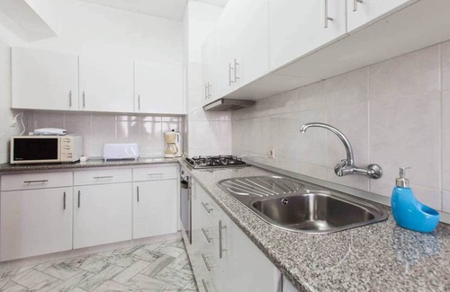 Vila Nova de Gaia Apartment | . Rev Central-view Douro - 2 car garage