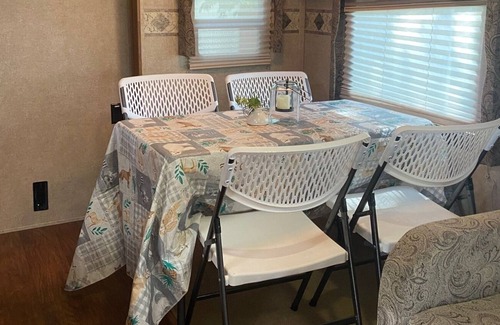 College Station House | Reveille RV Resort Bryan 5mi to Downtown 10 to Kyle Field! GLAMPING, sleeps 6!