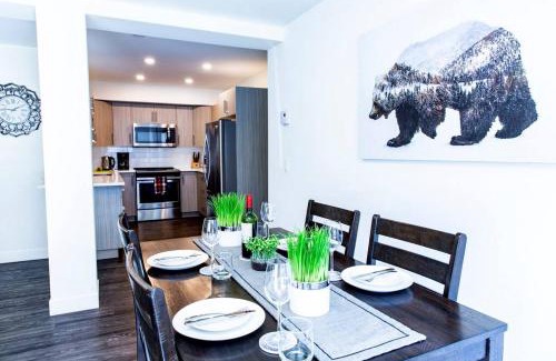 Revelstoke House | Revy Pow Pad - Private Hot Tub 3 Bedroom Condo