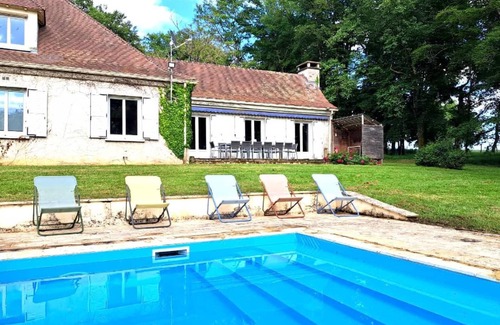 Le Vigen House | Reynou Gite | Private Pool | Near Limoges | Wi-Fi | Peace & Relaxation Disco
