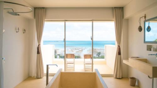 Chinen-son Hotel | Riad Lamp