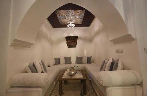 Sidi Abdallah Ghiat House | Riad Oum Exclusive