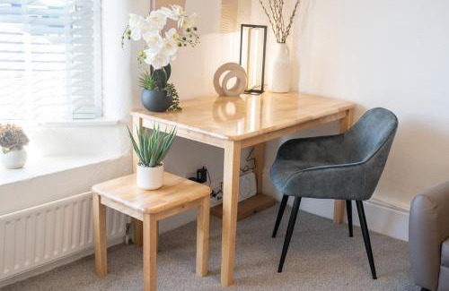 Manchester Apartment | Richmond Retreat - Luxurious and comfortable spacious 2 floor apartment