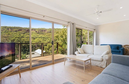 Pretty Beach Central Coast House | Ridge View Cottage - Pet Friendly