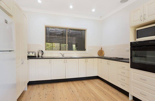 Pretty Beach Central Coast House | Ridge View Cottage - Pet Friendly