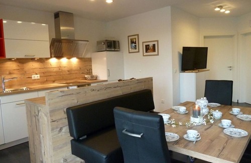 Eilsum House | Riedhaus am Siel - 100sqm vacation home for 6 pers. + dog with fireplace, heat cabin &