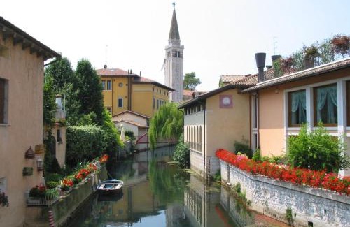 Sacile Apartment | Rifugio accogliente e sereno con Giardino Privato