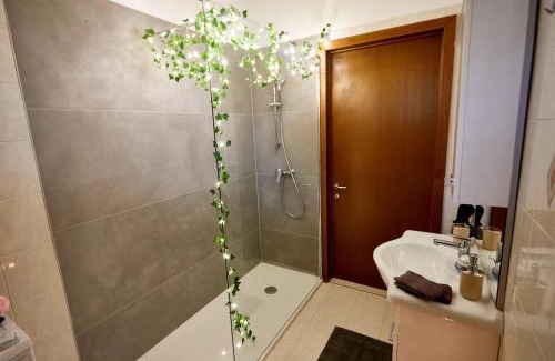 Sacile Apartment | Rifugio accogliente e sereno con Giardino Privato