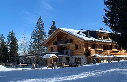 Molveno Ski Chalet | Rifugio La Montanara