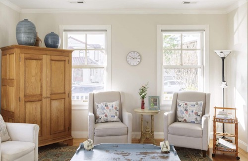 Sonoma House | Right in the heart of SONOMA PLAZA - Adorable, Historical 1865 Victorian!
