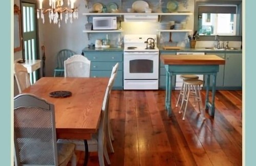 Union Bay House | Right on The Beach in The Comox Valley!