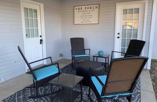 Elmo House | Right outside Canton and 5 minutes to TRADE DAYS!