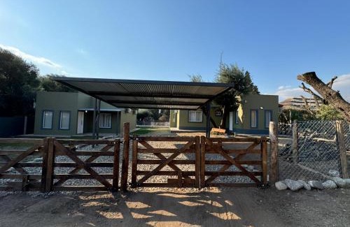 Carpinteria House | "Rincón de Olivos" Alojamiento entero en complejo con piscina