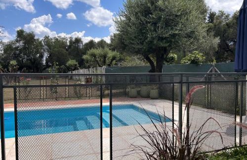 Carpinteria House | "Rincón de Olivos" Alojamiento entero en complejo con piscina