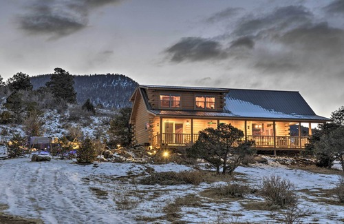 Del Norte Cottage | Rio Grande National Forest Cabin: Views & Hot Tub