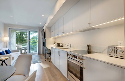 Ayers Cliff Hotel | Ripplecove Hotel & Spa