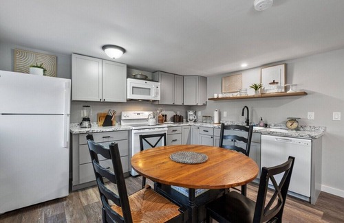 Bradford Cabin | Riptide Cottage: Adorable Yr Round Cottage in Bradford