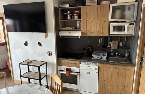 Risoul Apartment | Risoul Duplex 48 m2 6/8 Couchages Résidence au Pied des Pistes, Piscine, Sauna