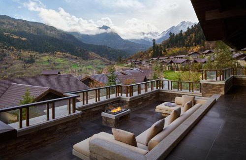 Jiuzhaigou Hotel | Rissai Valley, a Ritz-Carlton Reserve