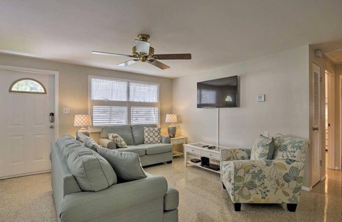 Indian Rocks Beach House | Rita's Cottage by the Beach - Steps to Ocean!