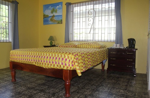 River Oaks Bed & Breakfast | ritashomeawayfromhome